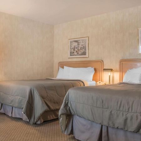 Rodeway Inn Fallsview Niagara Falls Exterior foto