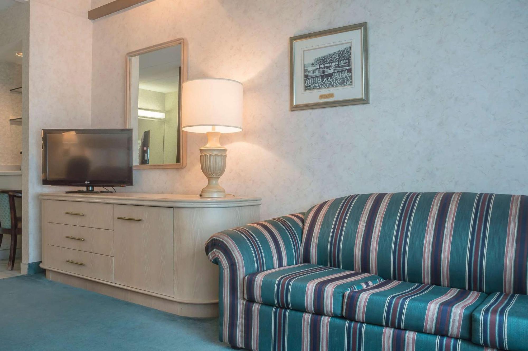 Rodeway Inn Fallsview Niagara Falls Exterior foto