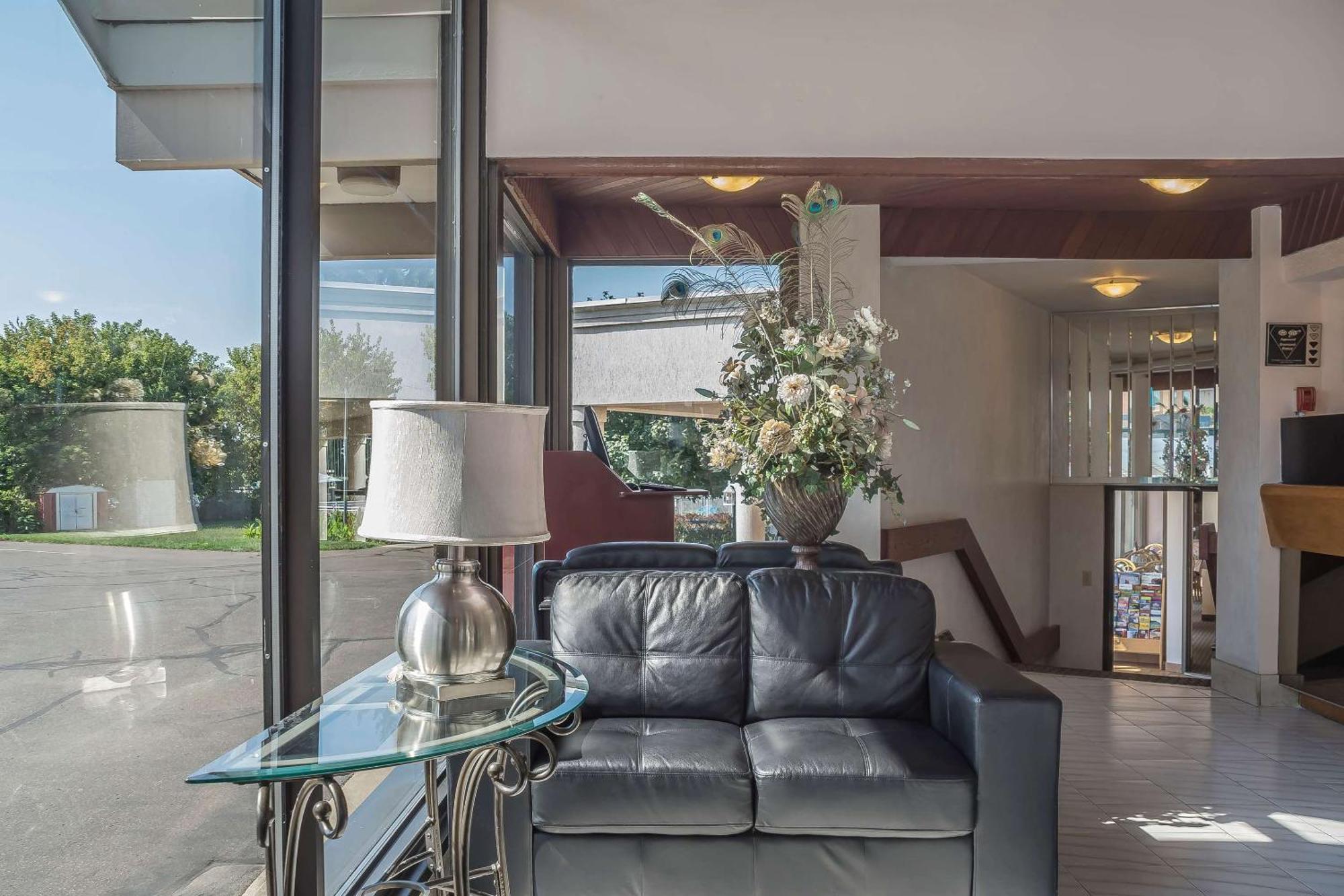 Rodeway Inn Fallsview Niagara Falls Exterior foto